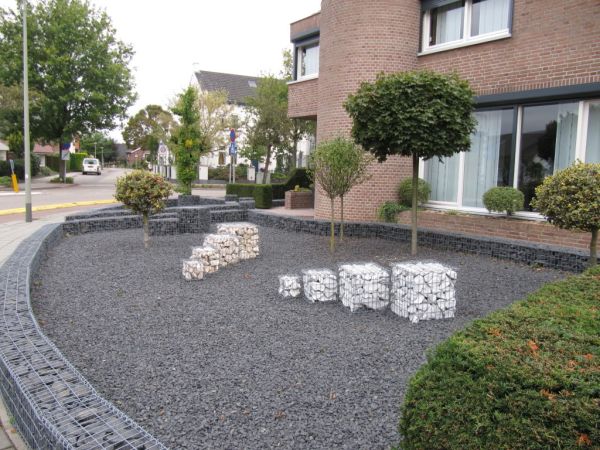 natural material to sit and decorate your outdoors