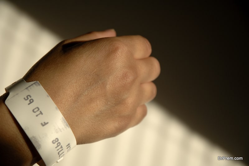 Medical identification bracelet