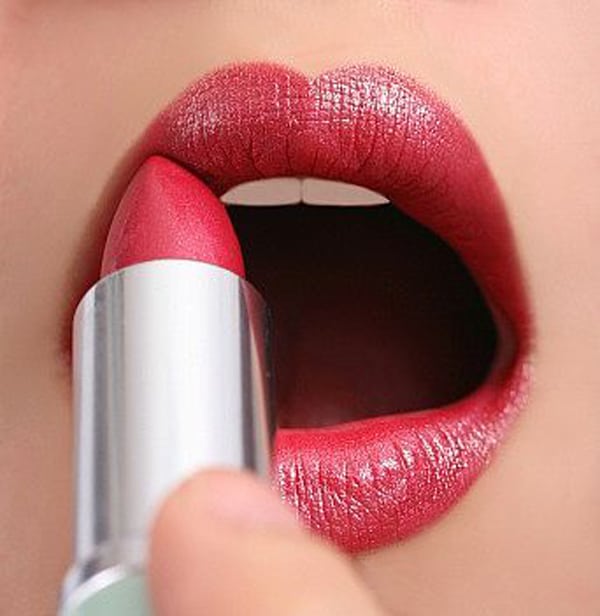 tips_and_tricks_to_apply_lipstick - Dr Prem
