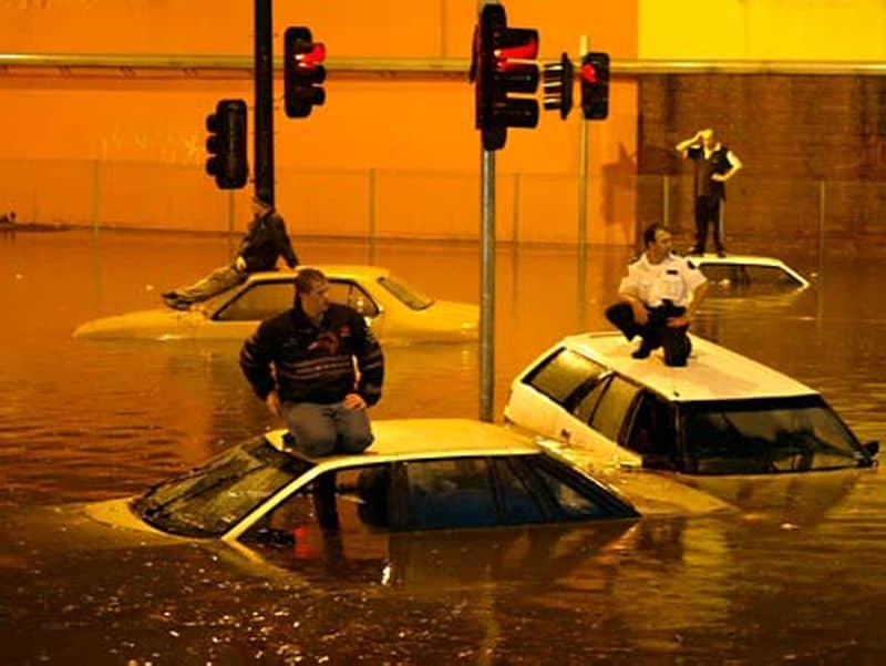 Australians-return-home-after-Floods