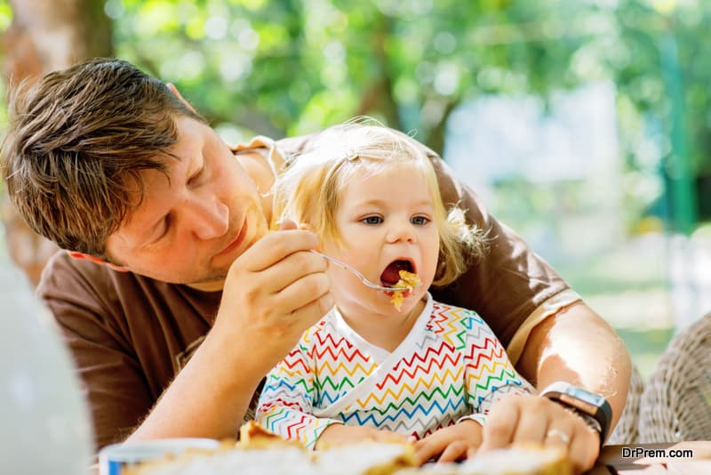Dining out with toddlers: Do’s and don’ts - Life Improving Guide - A Dr ...