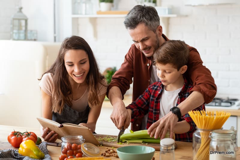 Cooking Together With Kids Helps Family Bonding