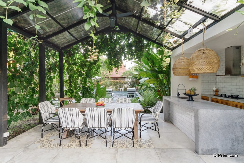 design the outdoor patio for the perfect dining experience