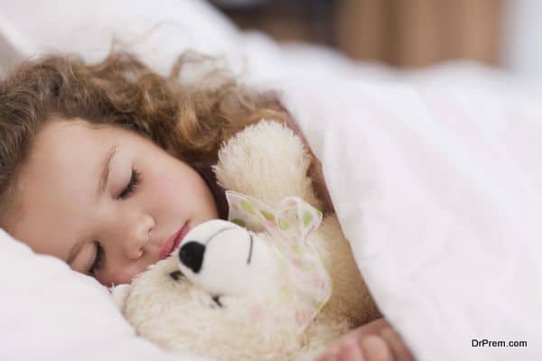 Help-your-kids-learn-to-sleep-alone.j