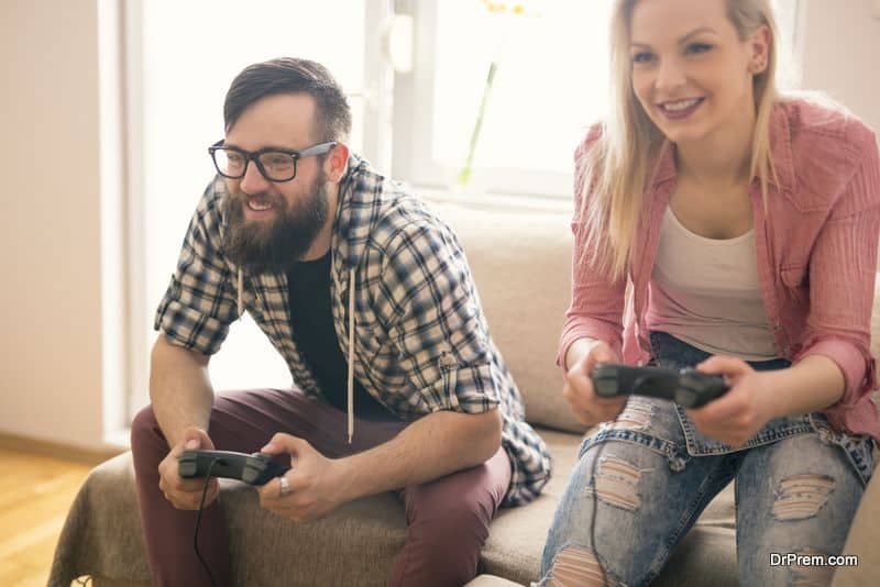 couple Playing-Video-Game
