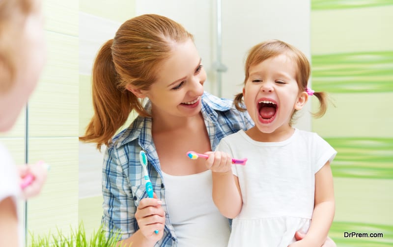 teaching your toddlers to brush and floss