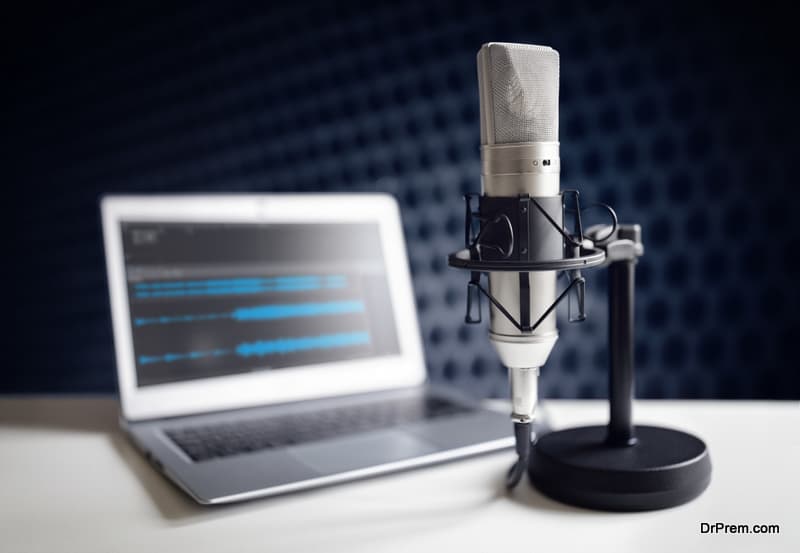 Smoothly Start a Successful Podcast Under $100