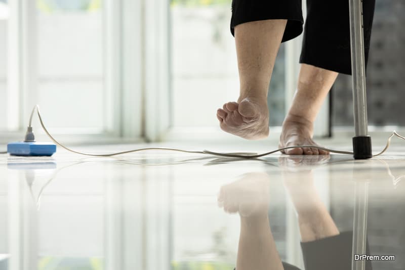 Electrical cord or socket cluttered on the floor