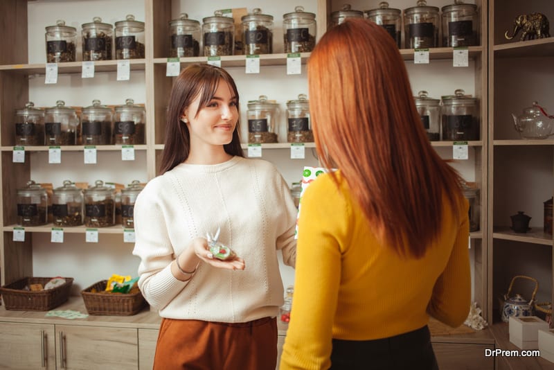 How to Improve Your In-Store Customer Experience (Easy Guide)