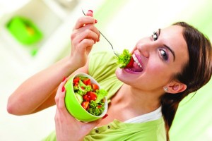 CE_0413_WomanEatingSalad