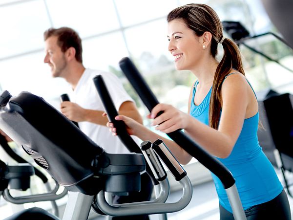 girl excercising in gym