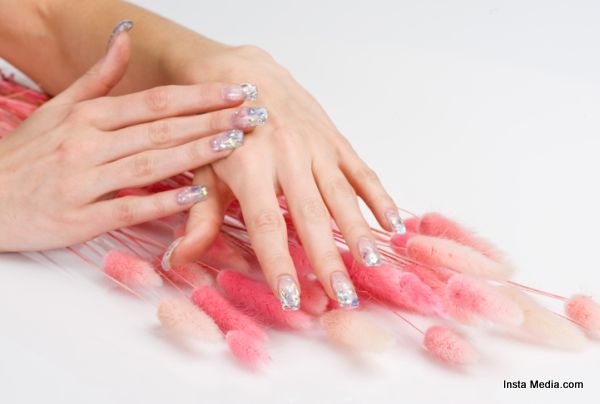 Nail art and pink decoration spikes