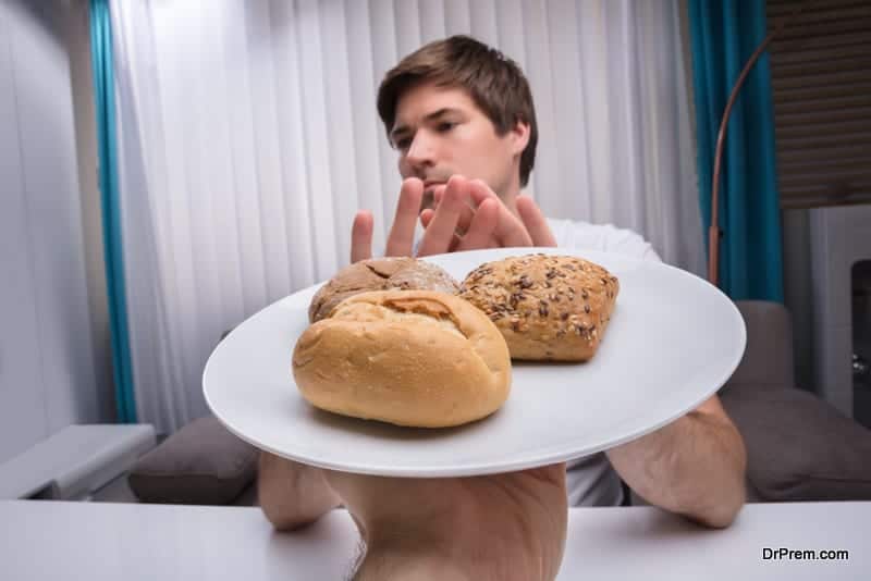 5-common-symptoms-of-gluten-intolerance-paleo-foundation