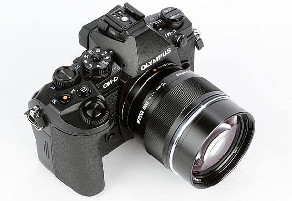 Olympus-OM-D-E-M1-product-shot-7