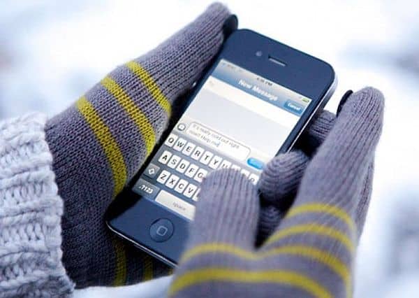 How to make your gloves touchscreen capable