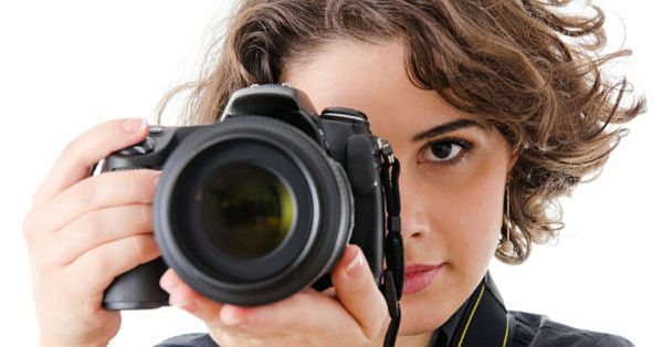 girl clicking pictures