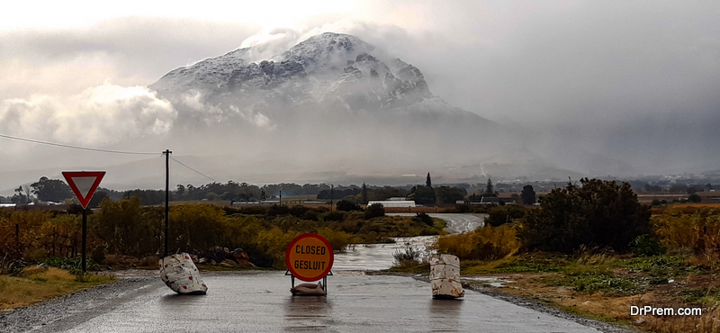 Massive snow falls in Southern Africa left roads closed and a beautiful scenery
