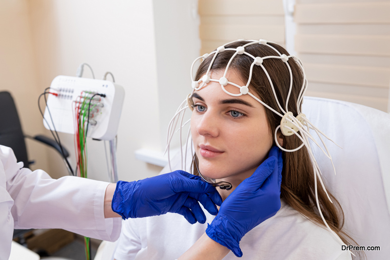 Patient brain testing using encephalography at medical center