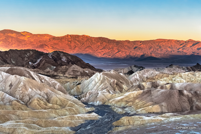 Zabriskie-Point-at-sunrise-CA-USA