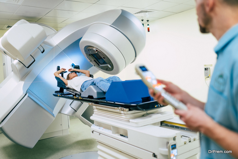 woman-is-undergoing-radiation-therapy