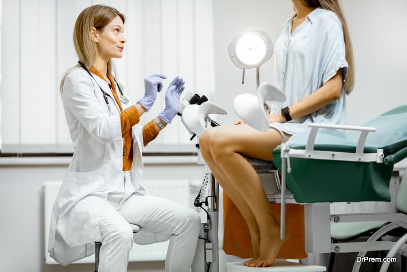 Gynecologist preparing for an examination procedure