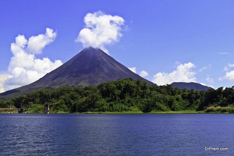 Costa Rica’s active Arenal volcano