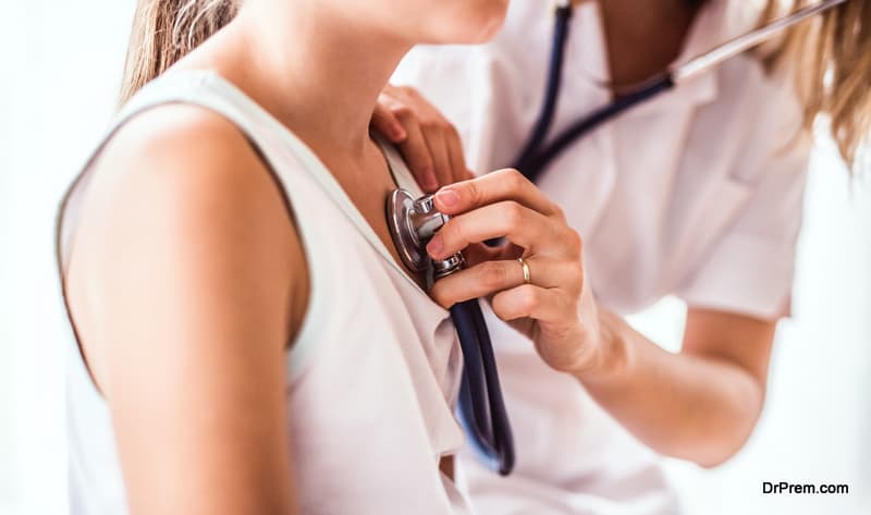 female-doctor-examining-a-small-girl