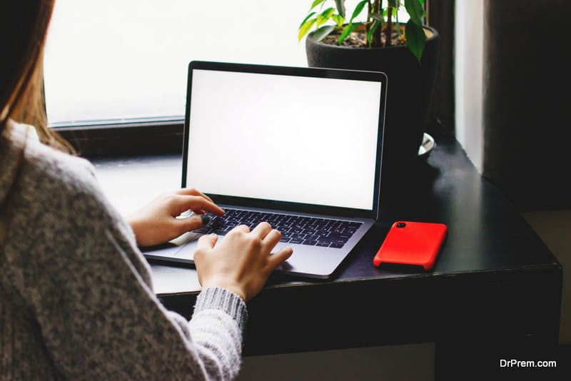 woman using internet to search for health-related topics