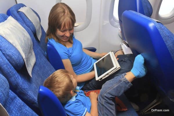 Does an electronic device harm electronics on an airplane