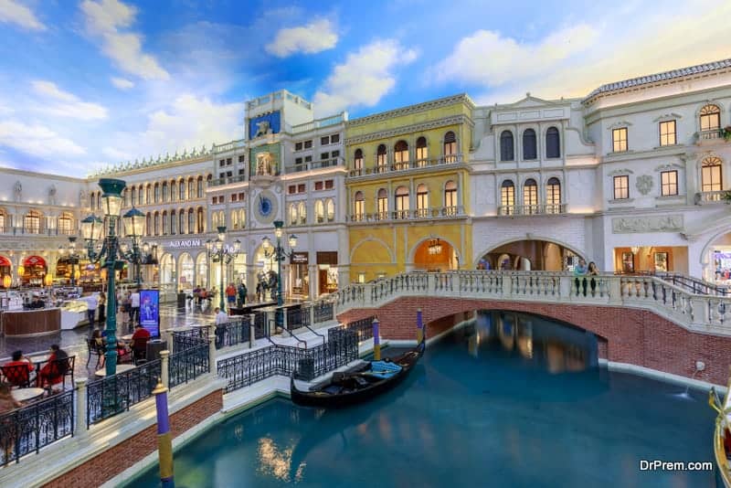 10 Most Amazing Shopping Malls in the World