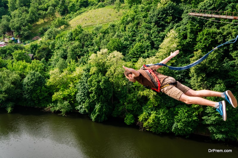 places around the world for bungee jumping