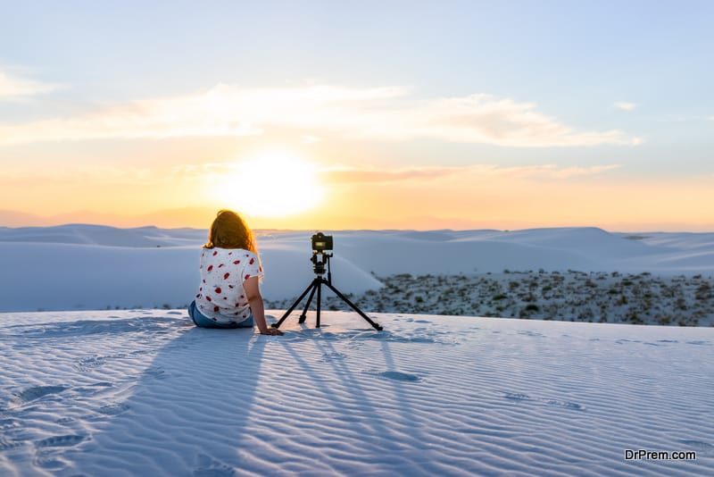 woman on photographic tourism