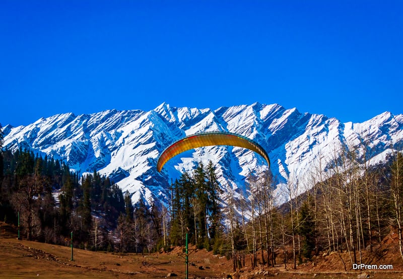 Paragliding in Solang Valley near Manali in Himachal Pradesh