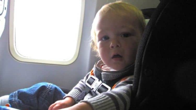 Do’s and don’ts: Air traveling with kids