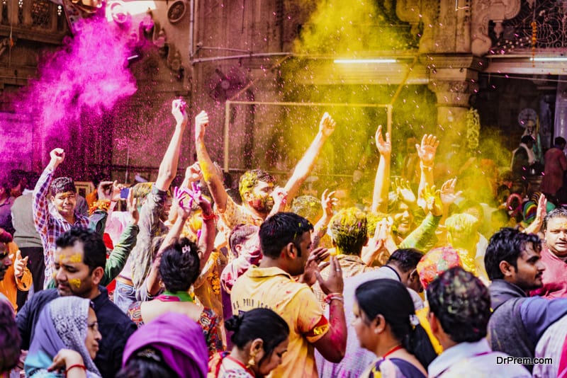celebrating-Holi-the-festival-of-colors