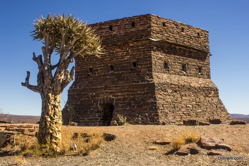 This is one of the 441 Solid Masonary Fortifications which the British build during the Second Anglo-Boer War (also known as die Tweede Vryheids Oorlog) between1899 to 1901 in response to the Boer Commandos Guerrilla warfare