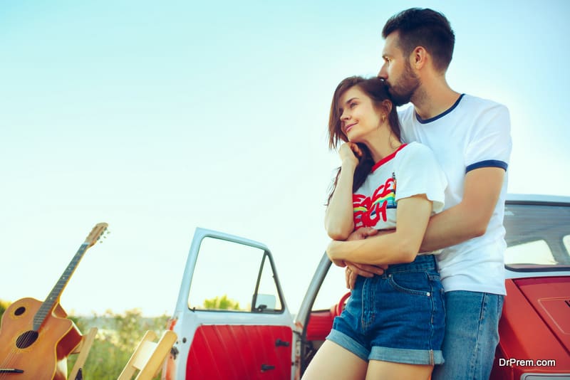 couple on romantic tourism