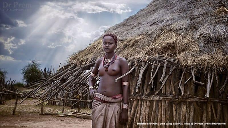 A young hammar tribe girl in Ethiopia