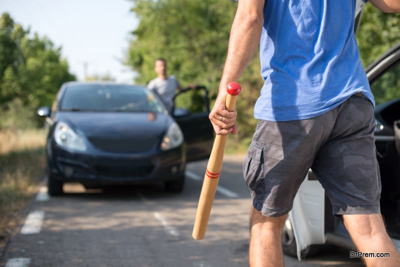 Aggressive drivers attacked each other with weapons in traffic