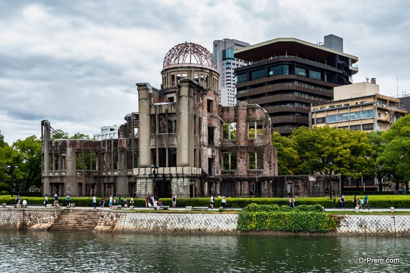 which is better to visit hiroshima or nagasaki