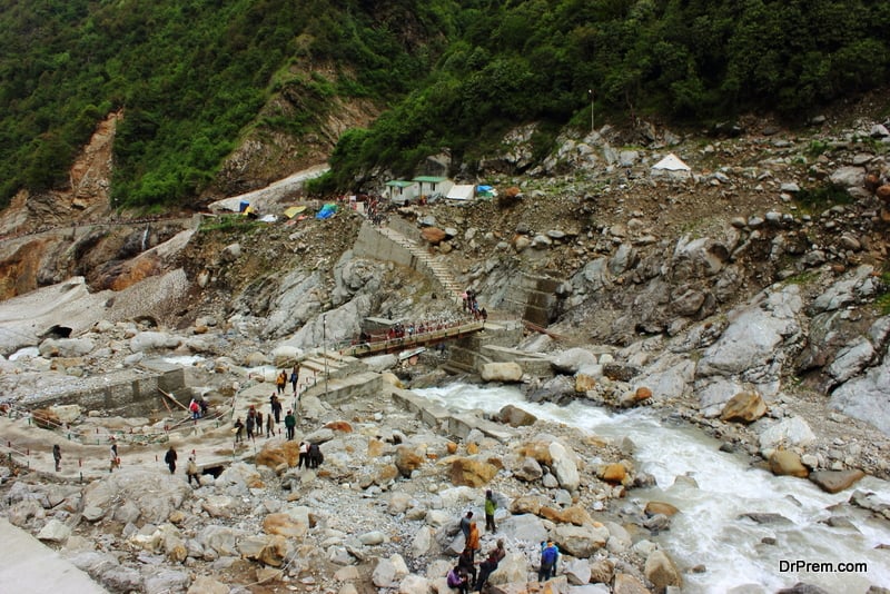 Kedarnath trek route in Himalaya, Uttarakhand