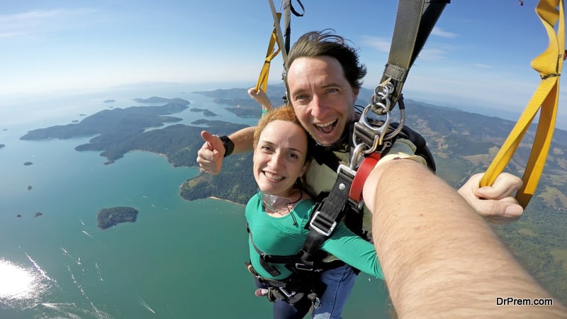 Sky diving tandem