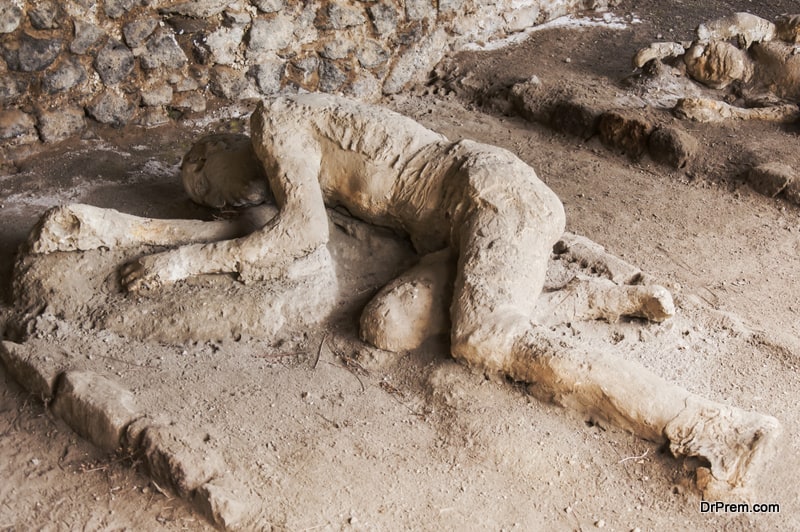 body shapes of victims after the vesuvius eruptions, Pompeii