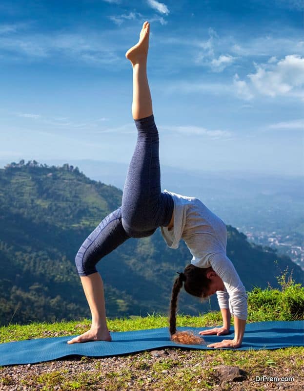 Five yoga poses everyone should do - Saga