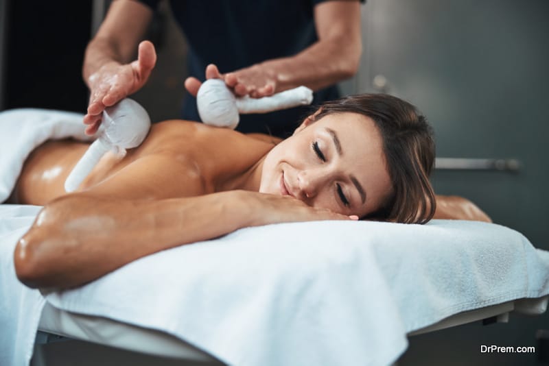 woman-receiving-Pinda-Massage