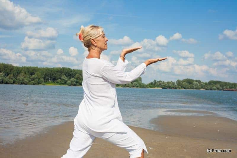 Tai-Chi-on-the-beach