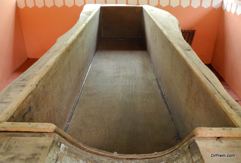 Wooden bath for ayurvedic treatments, India, Kerala