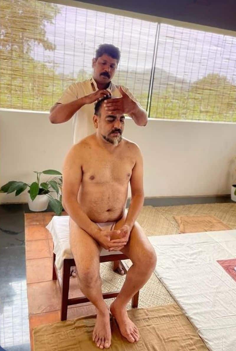 Dr Prem Receiving Shiro Abhyanga treatment